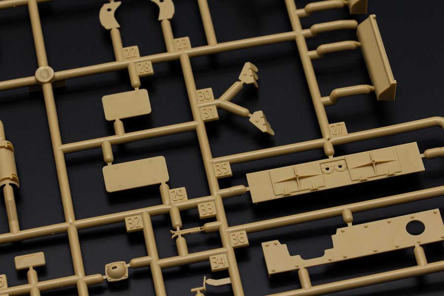 [아카데미 과학] 1/35 독일 3호전차 N형 아프리카 군단 런너 사진_21.png