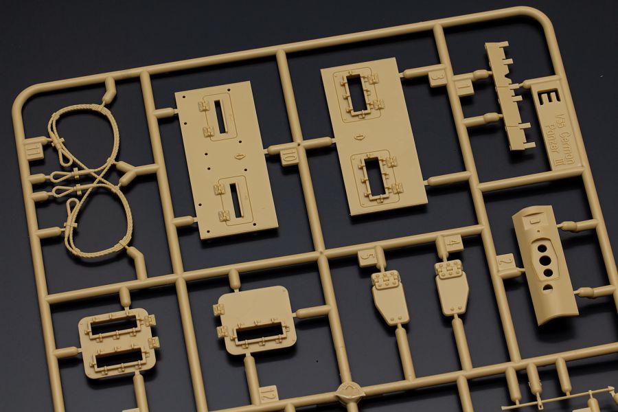 [아카데미 과학] 1/35 독일 3호전차 N형 아프리카 군단 런너 사진_23.png