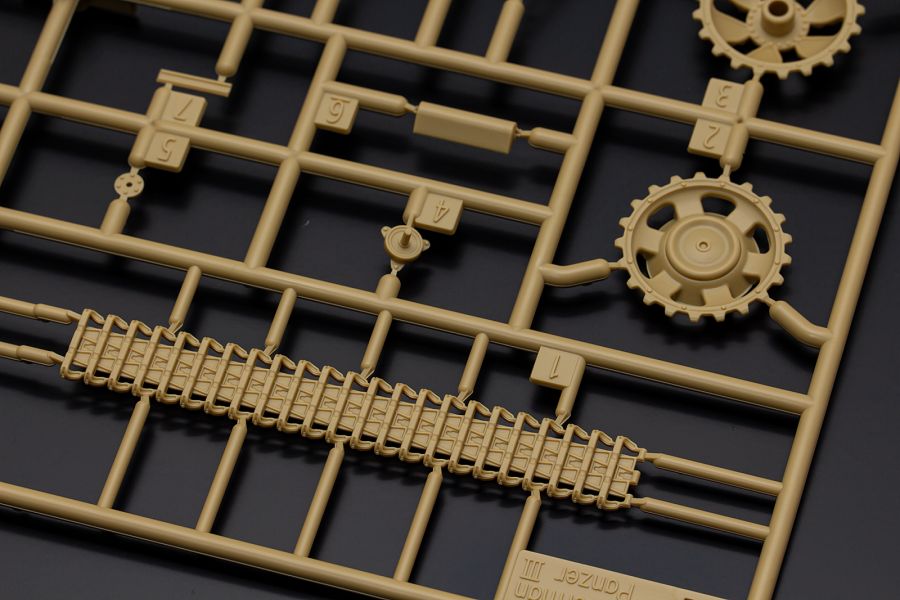 [아카데미 과학] 1/35 독일 3호전차 N형 아프리카 군단 런너 사진_34.png