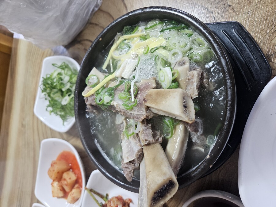 충주 탄금대 왕갈비탕 + 메가커피 피넛초코프라페_2.jpg