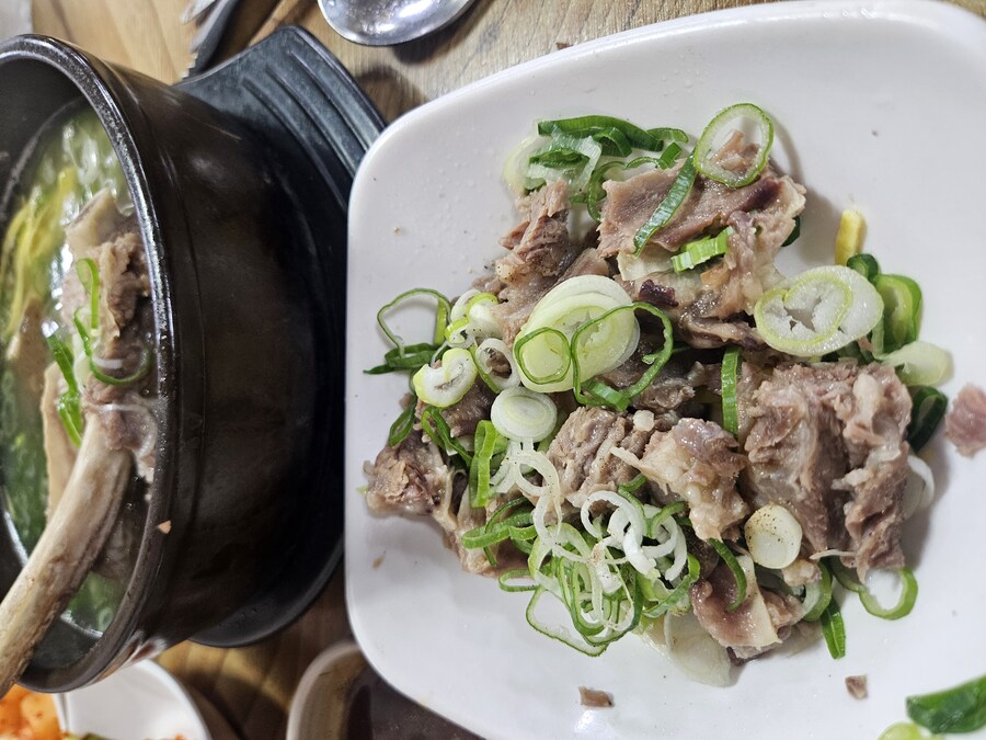 충주 탄금대 왕갈비탕 + 메가커피 피넛초코프라페_4.jpg