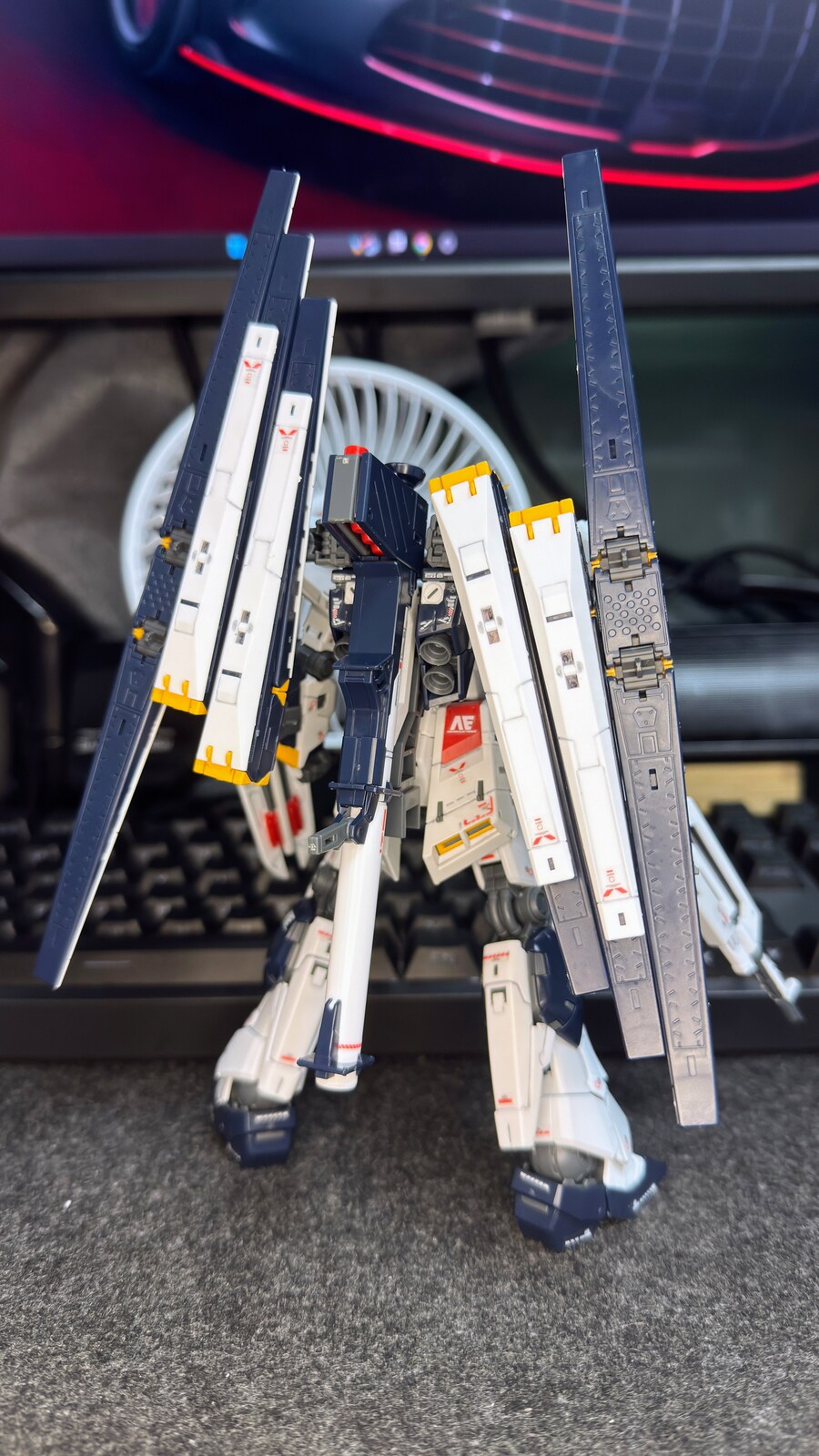 RG 뉴 건담 (더블 핀 판넬)_2.jpg