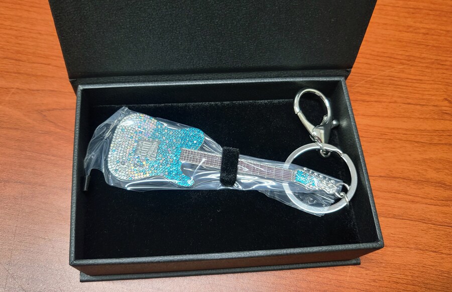 Memory of bye summer 기타 키링, 미니어쳐 기타_3.jpg