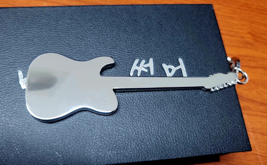 Memory of bye summer 기타 키링, 미니어쳐 기타_5.jpg