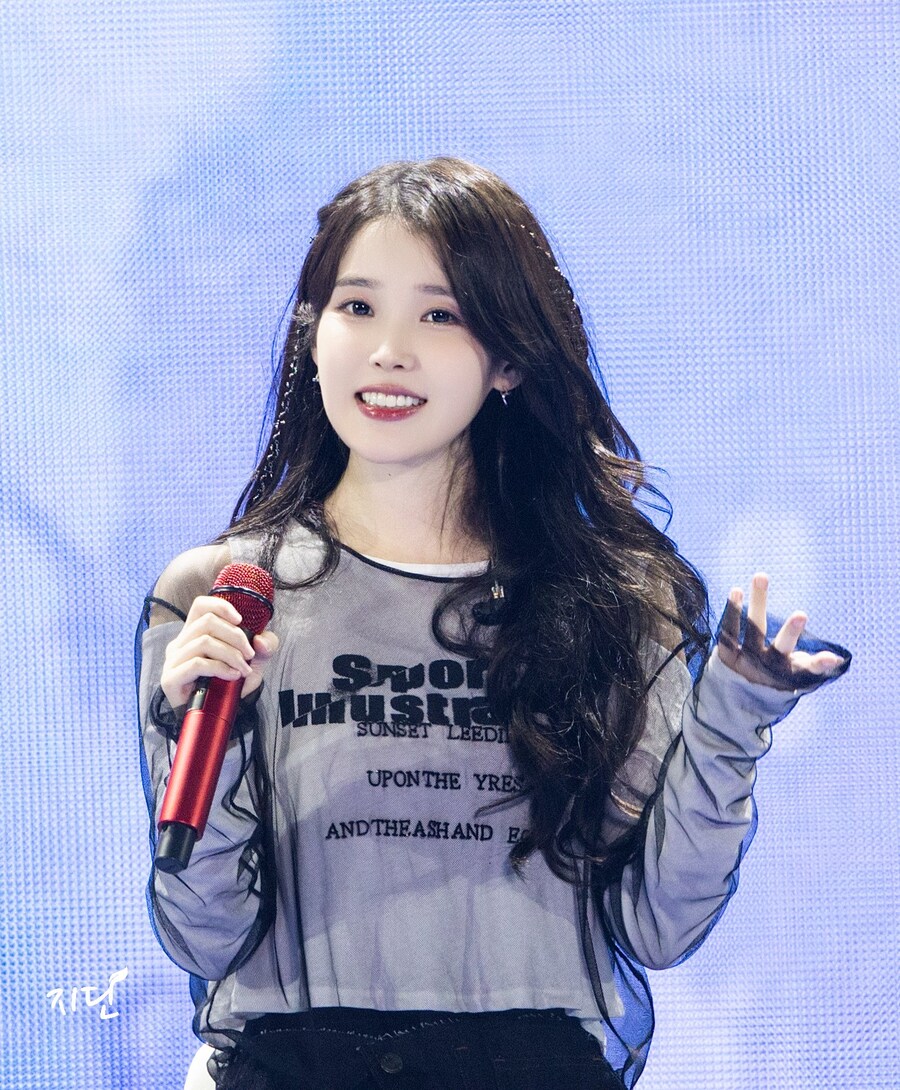 2025.09.13 아이유 FAN MEET-UP(지딘)_16.jpg