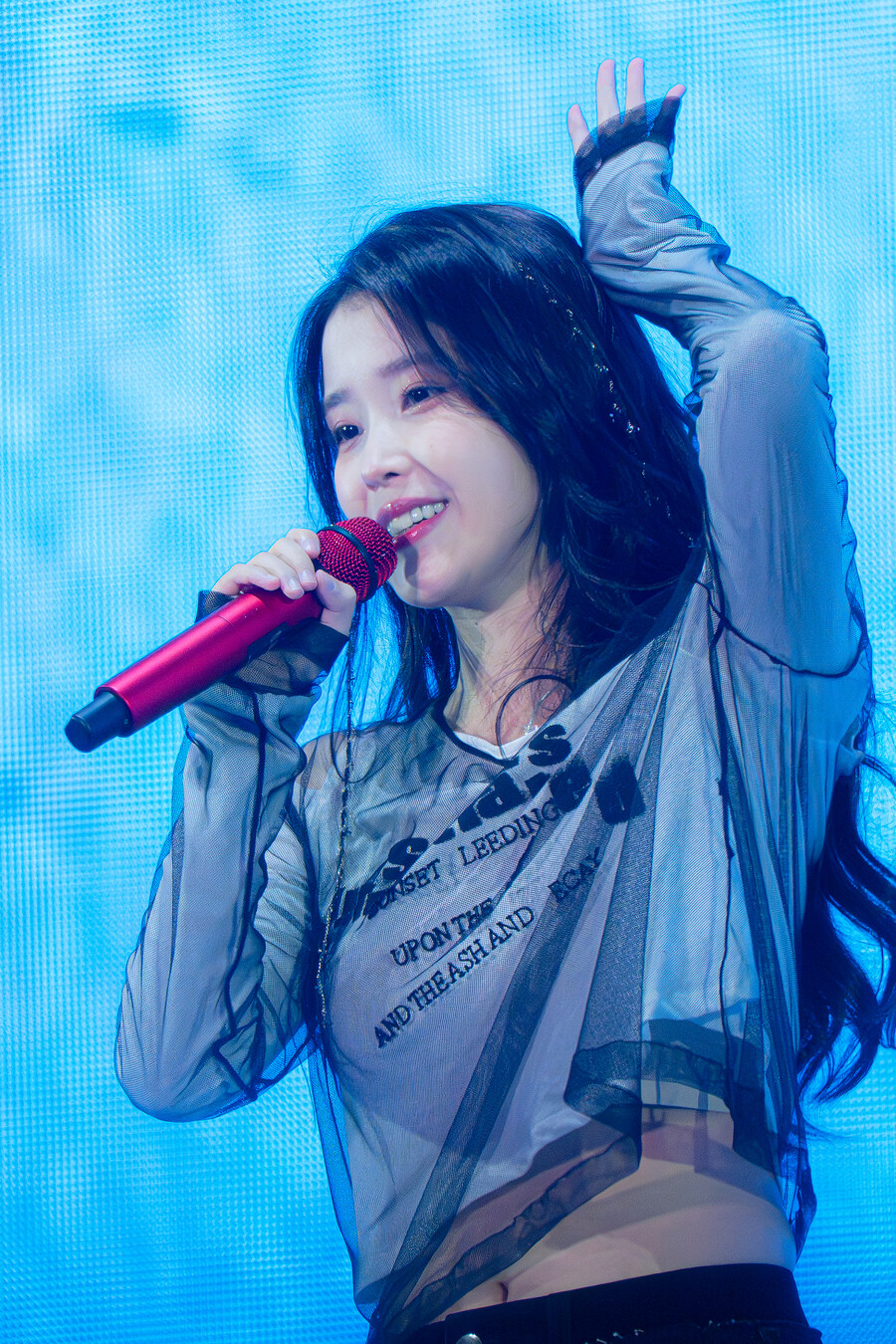 2025.09.13 아이유 FAN MEET-UP(셀카봉)_15.jpg