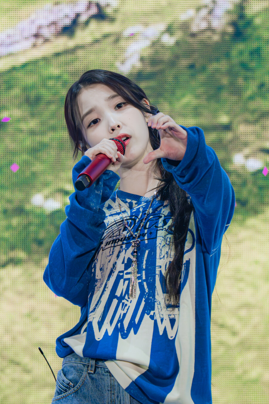 2025.09.14 아이유 FAN MEET-UP(셀카봉)_20.jpg