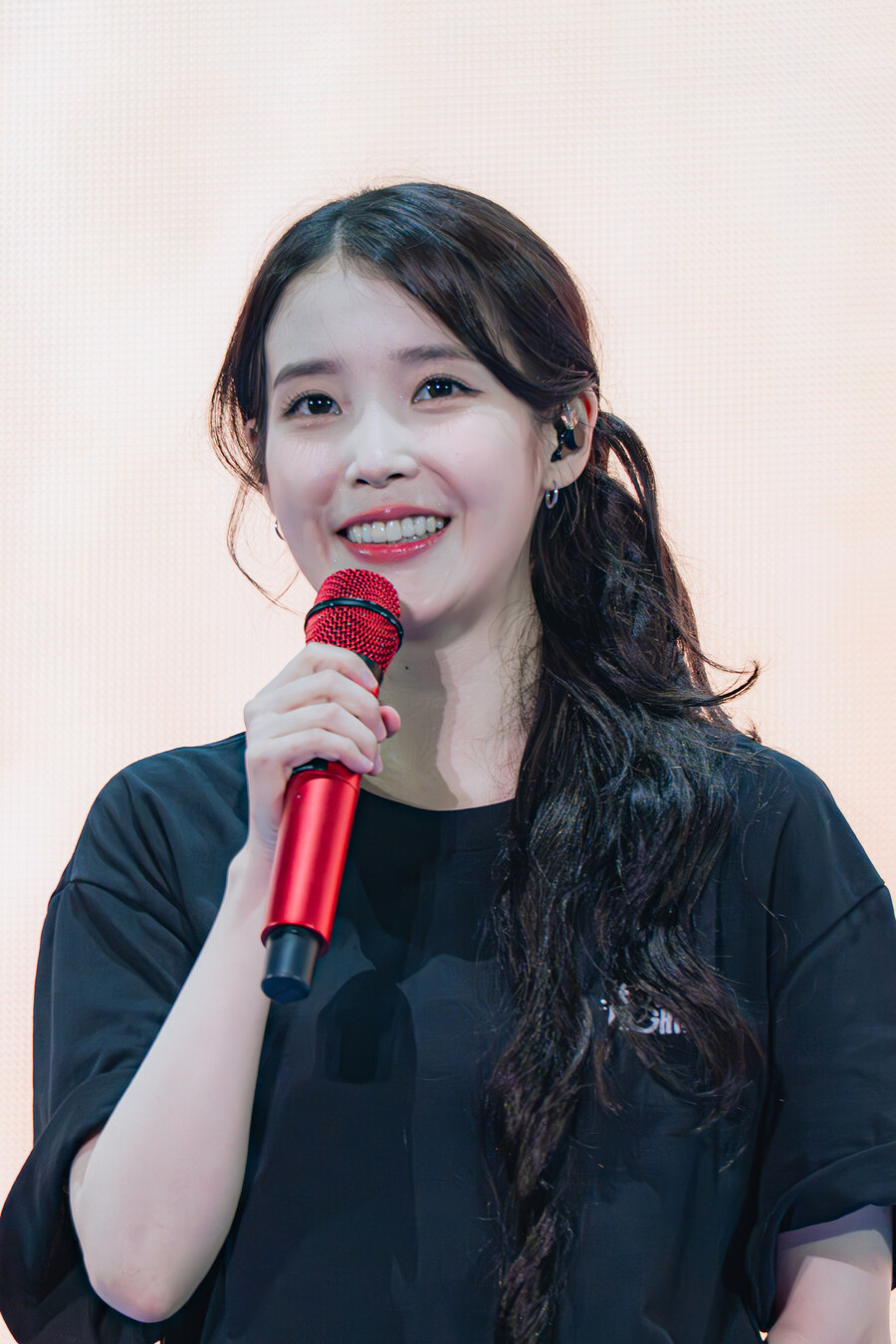2025.09.14 아이유 FAN MEET-UP(셀카봉)_33.jpg