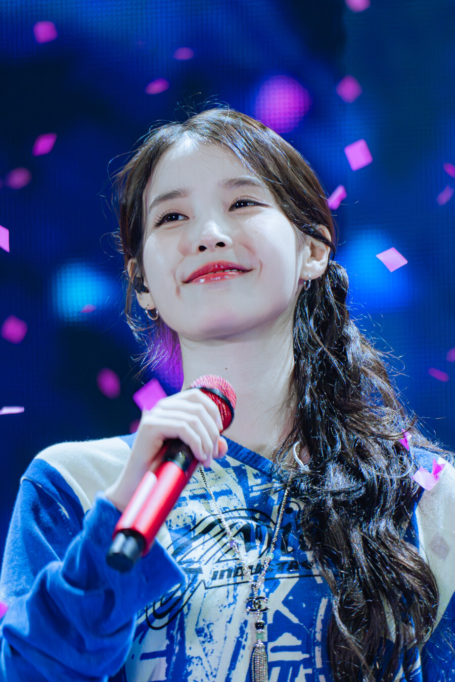 2025.09.14 아이유 FAN MEET-UP(셀카봉)_31.jpg