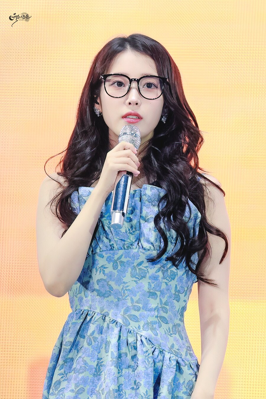 2025.09.13 아이유 FAN MEET-UP(월아조운)_2.jpg