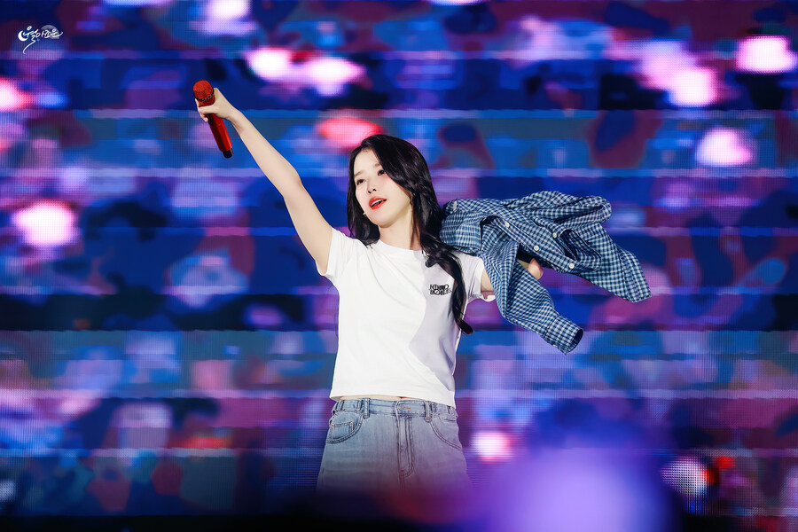2025.09.13 아이유 FAN MEET-UP(월아조운)_7.jpg
