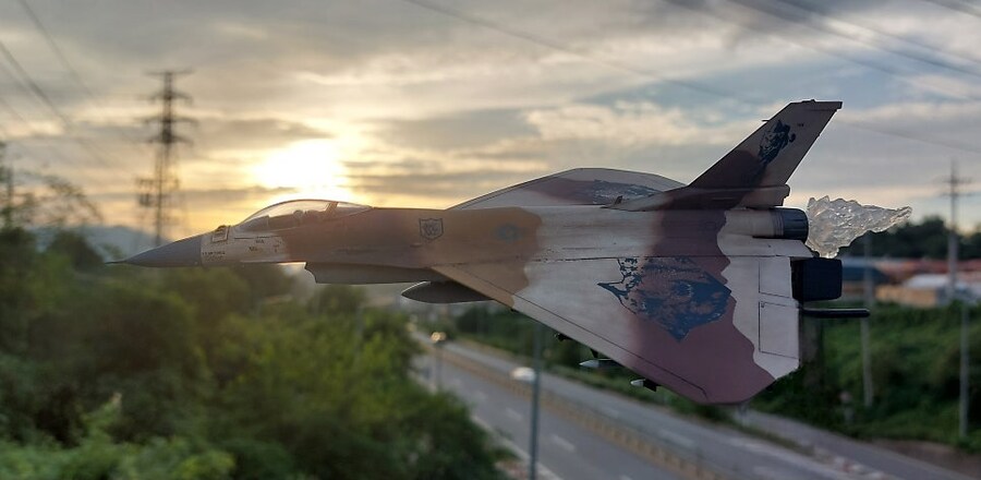 [이건 SF인가? 스케일인가?...] 아카데미 1/72 F16 커스텀_10.jpg