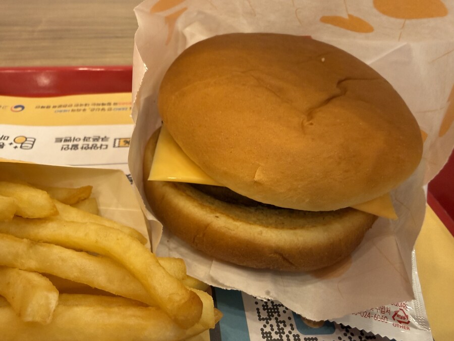 클래식 치즈버거(버터번)_1.jpg
