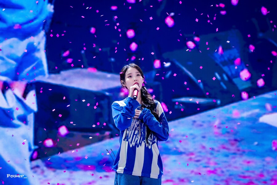2025.09.14 아이유 FAN MEET-UP(Power_IU)_2.jpg