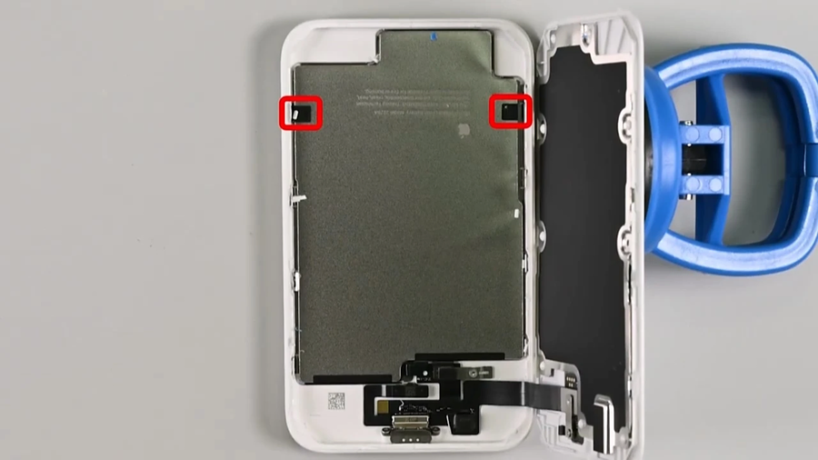 아이폰 에어 전용 맥세이프 배터리 내부 분해_2.webp