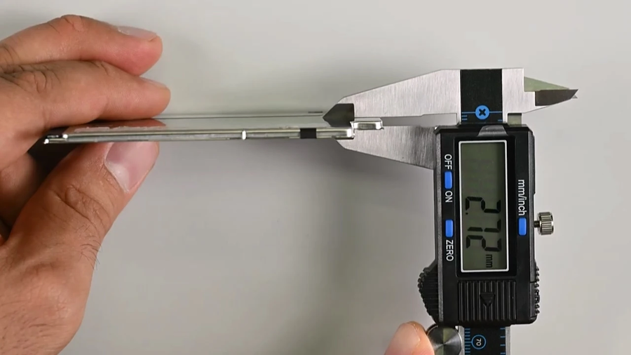 아이폰 에어 전용 맥세이프 배터리 내부 분해_3.webp