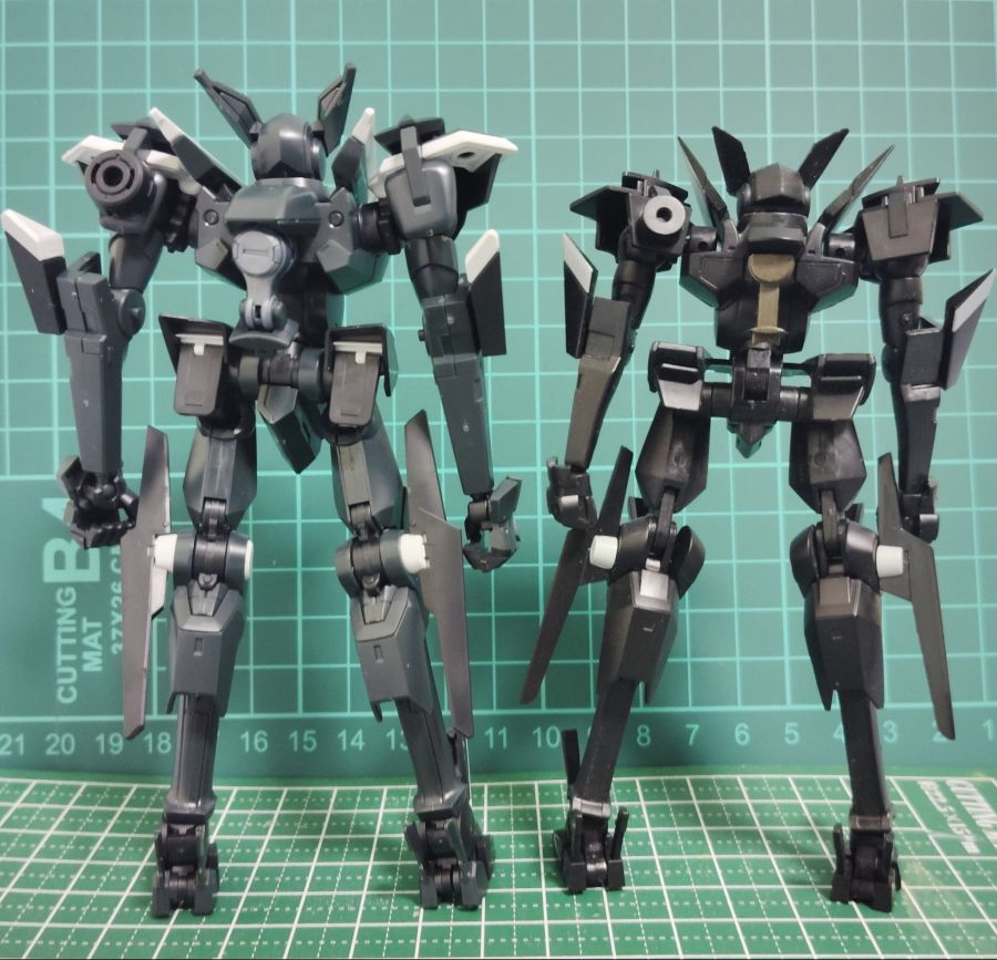 HG 1/144 GN 플래그 비교 사진 (추가)_2.jpg