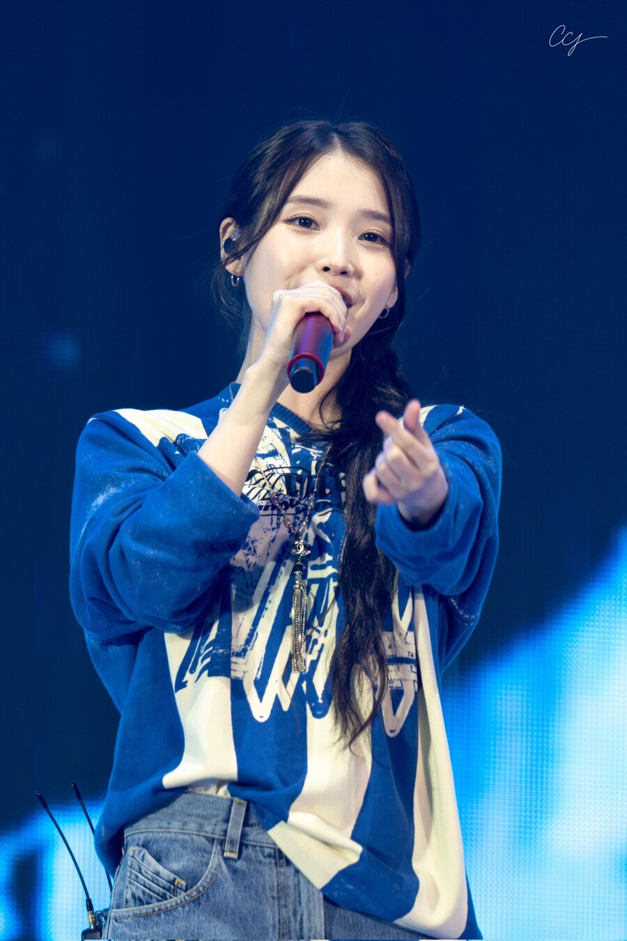 2025.09.14 아이유 FAN MEET-UP(UAENAGRAPHY)_2.jpg