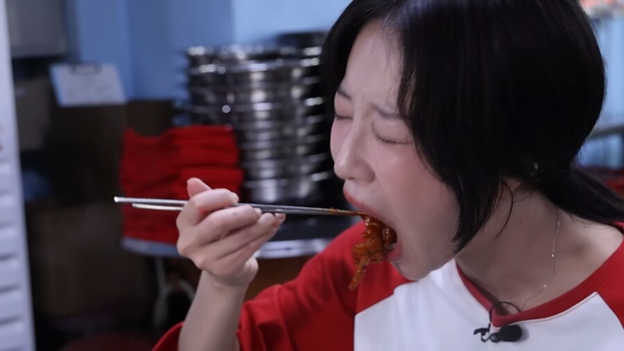 쯔양이 닭발을 잘 안먹는 이유_16.png