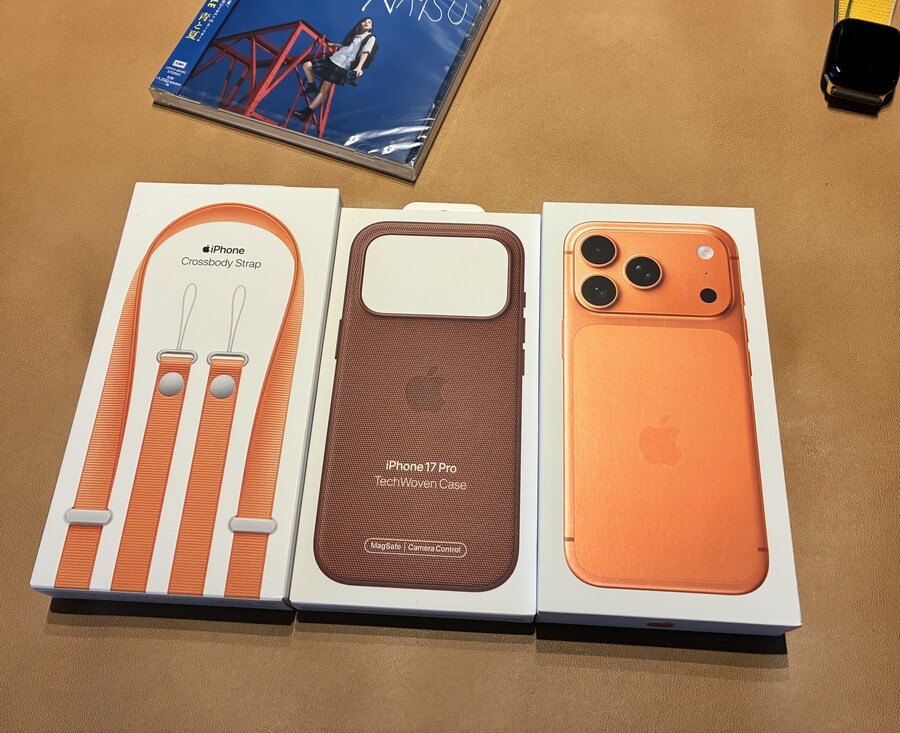 아이폰 17 Pro 오렌지 왔음_1.jpg