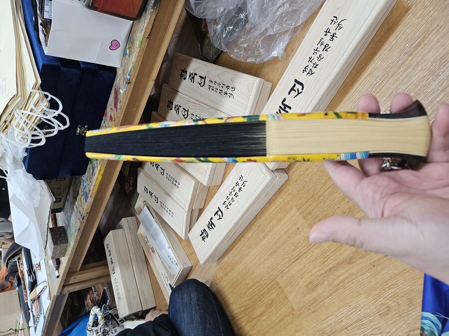 1년걸린 국가무형유산 두분이 제작한 부채_9.jpg