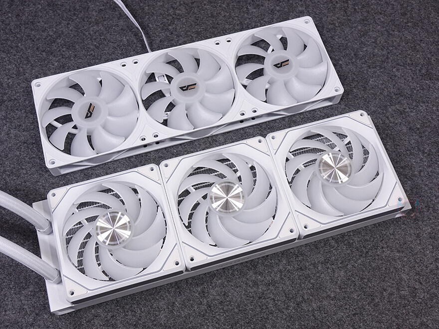 가격 부담 없는 아름다운 360 수랭 쿨러! 다크플래쉬 아쿠아루믹 DL-360_19.jpg