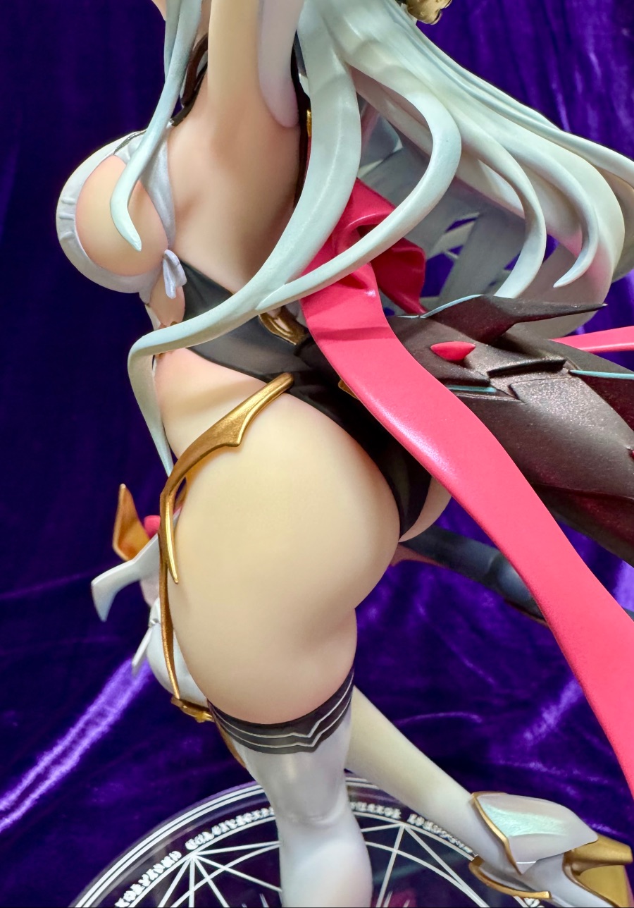 에픽세븐 신월의 루나_8.jpeg