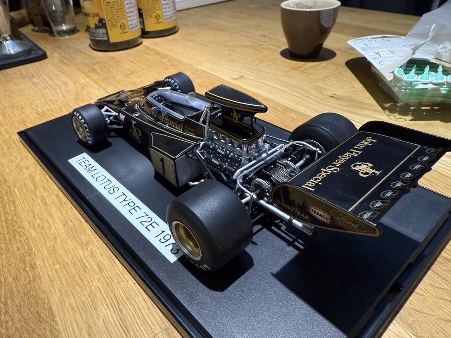 [Ebbro] 1/20 team Lotus type 72E_5.jpg