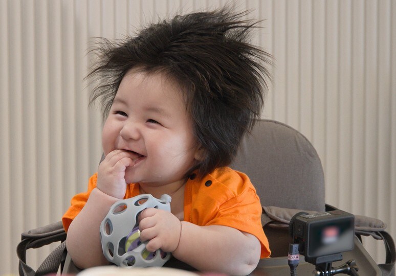 드디어 머리가 내려온 심형탁 아들_12.jpg