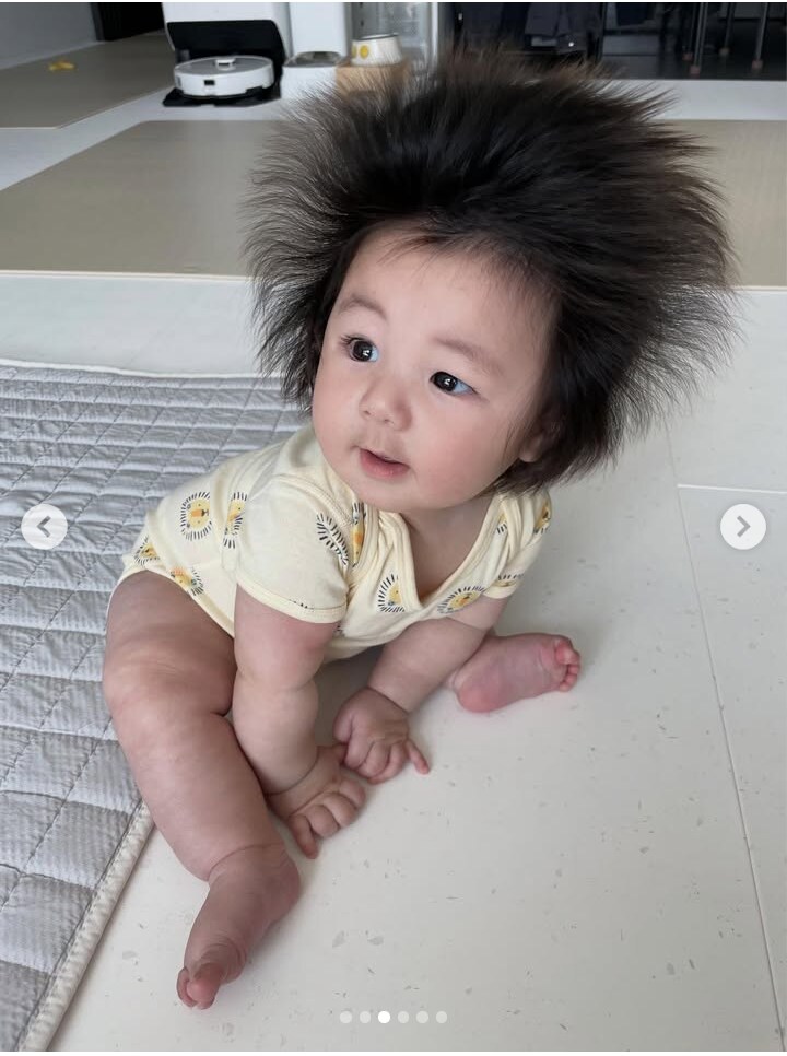 드디어 머리가 내려온 심형탁 아들_6.png