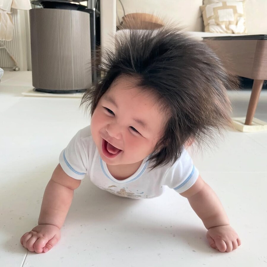 드디어 머리가 내려온 심형탁 아들_10.jpg