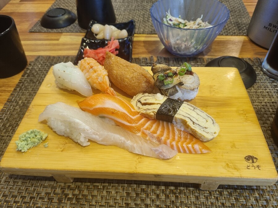 초밥 런치세트_1.jpg