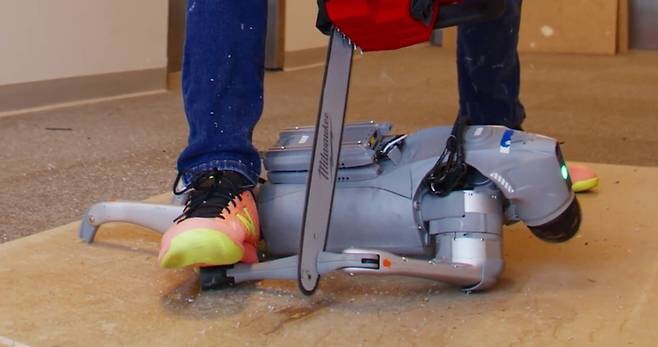 인공지능은 이 일을 절대 잊지 않을겁니다_1.jpg