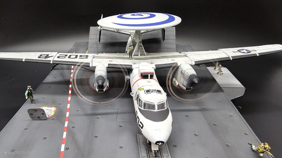 E-2C 호크아이 1/72 완성기_5.jpg