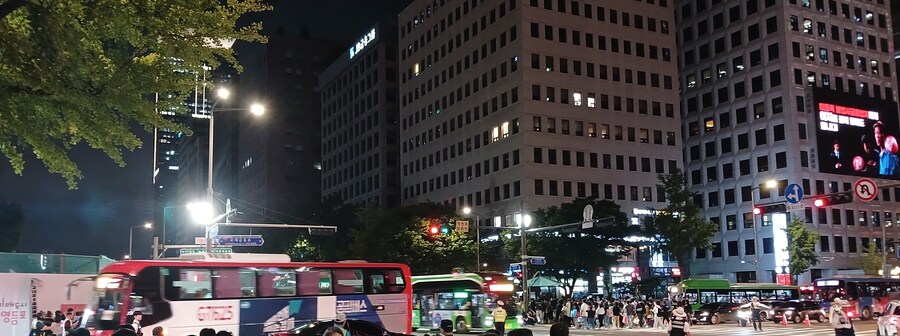 실시간) 더현대앞 여의도 사거리인데 뭔일임??;;;_1.jpg