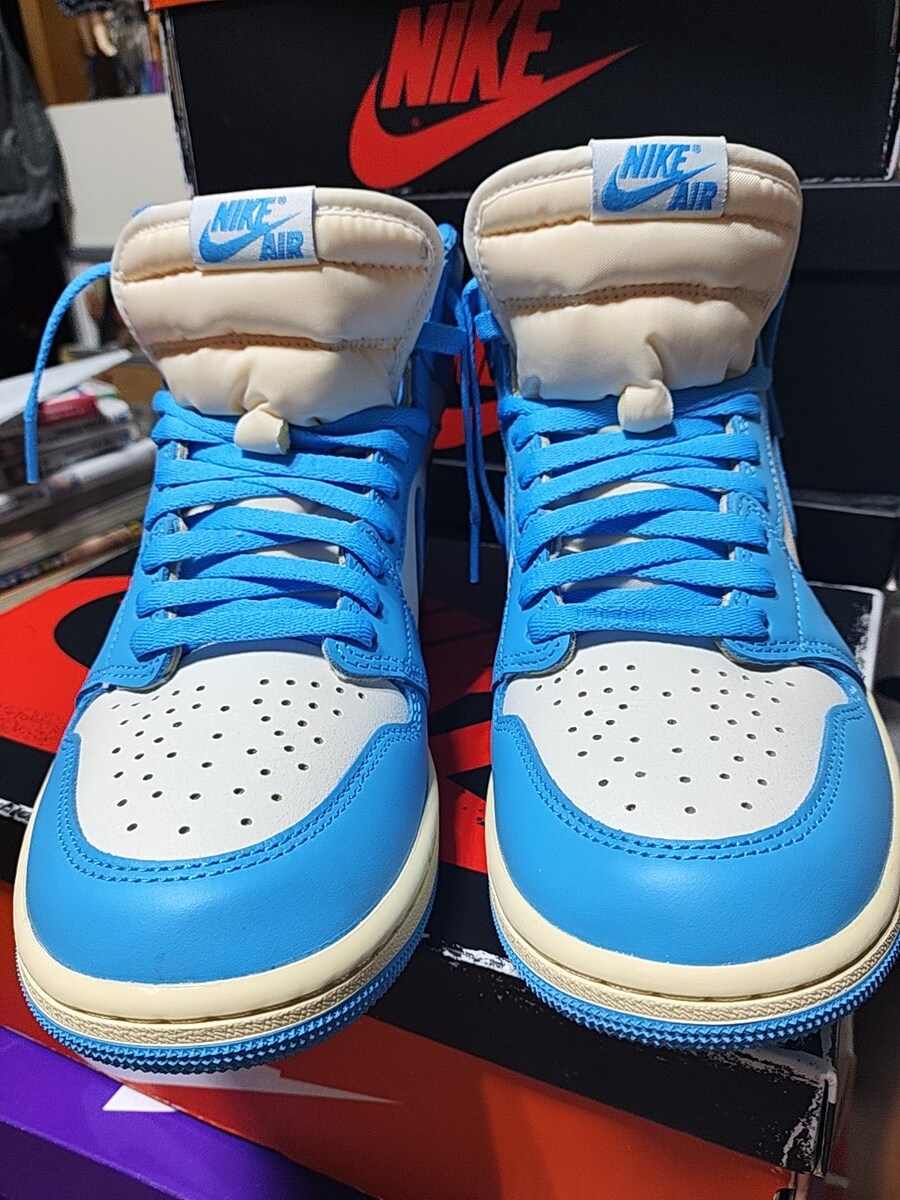 에어 조던 4 OG 화이트 시멘트 + 조던 1 UNC 리이매진드_3.jpg