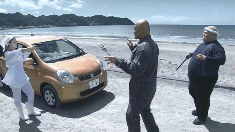 지나가던 유부녀를 습격하는 남자들_14.jpg