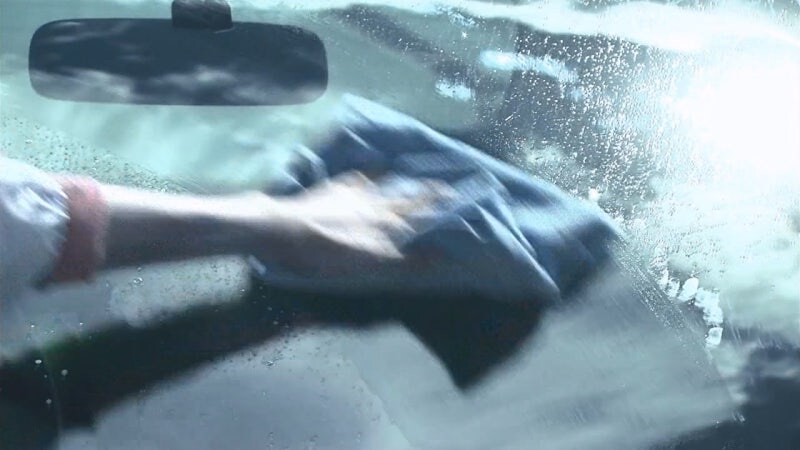 지나가던 유부녀를 습격하는 남자들_16.jpg