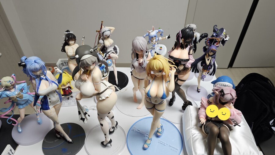 처분할 피규어들이 또 한가득 쌓였어_1.jpg