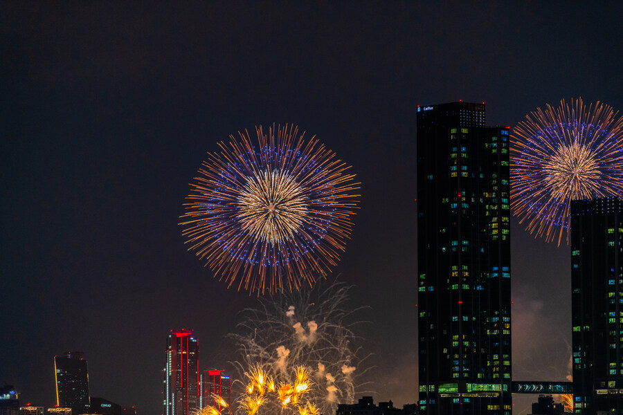 [스압] 하루 늦었지만 반포대교에서 바라본 여의도 불꽃 축제_13.jpg