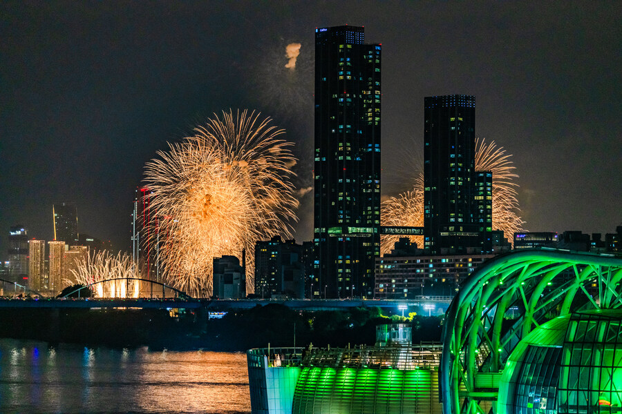 [스압] 하루 늦었지만 반포대교에서 바라본 여의도 불꽃 축제_21.jpg