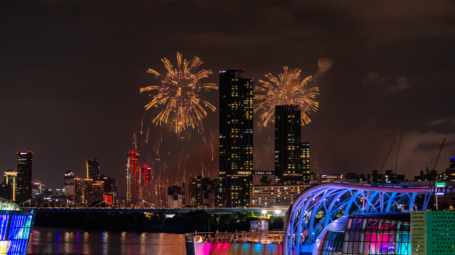 [스압] 하루 늦었지만 반포대교에서 바라본 여의도 불꽃 축제_35.jpg