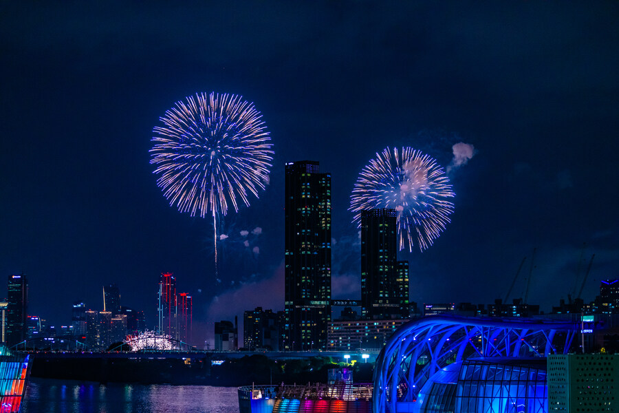 [스압] 하루 늦었지만 반포대교에서 바라본 여의도 불꽃 축제_37.jpg