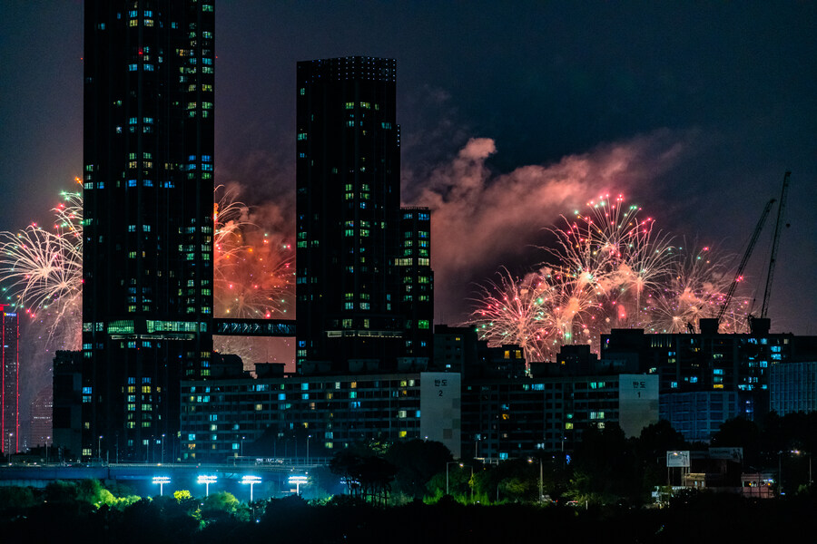 어제 여의도 불꽃 축제 짤 쪄왔당_2.jpg