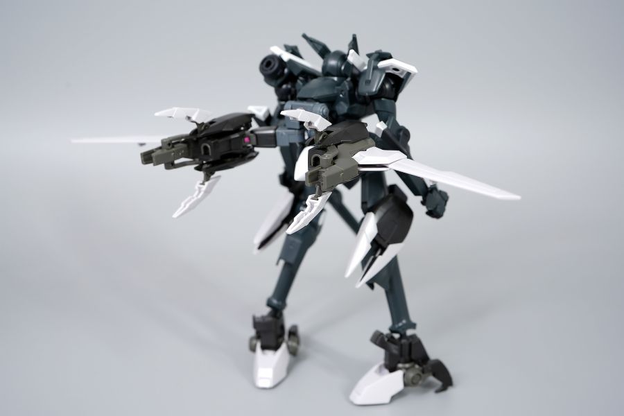 HG 1/144 GN 플래그 조합 사진 3_6.jpg