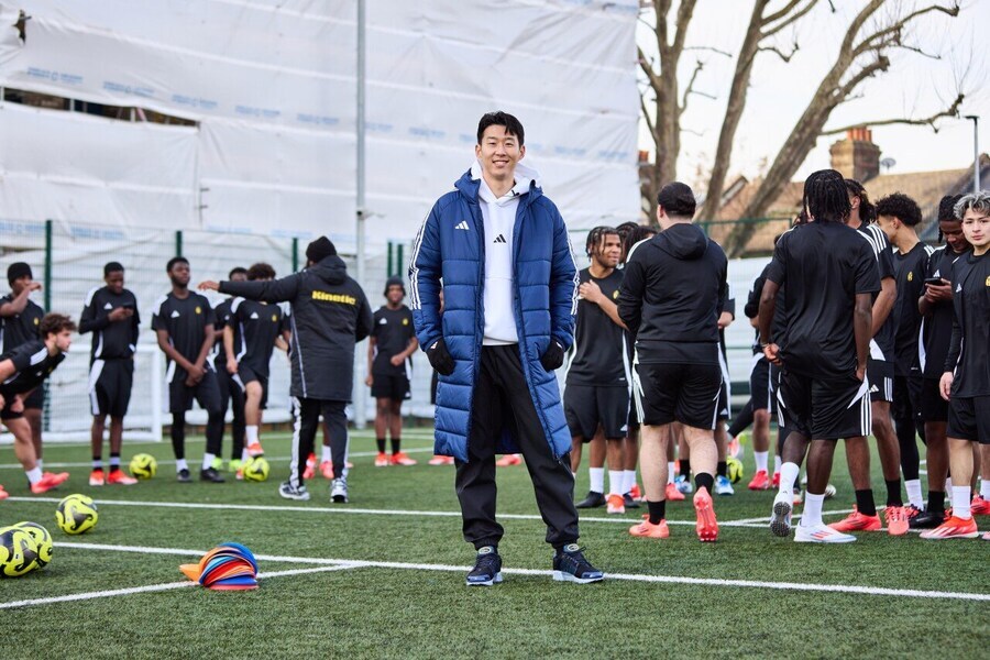 영국 고등학교에 손흥민이 나타나자 학생들 반응 ㅋㅋㅋㅋ_3.jpg