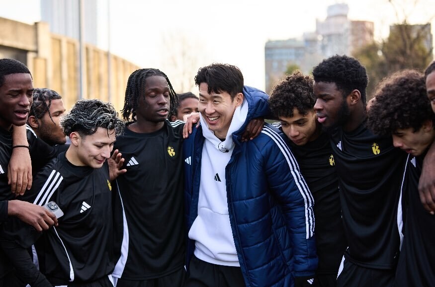 영국 고등학교에 손흥민이 나타나자 학생들 반응 ㅋㅋㅋㅋ_5.jpg