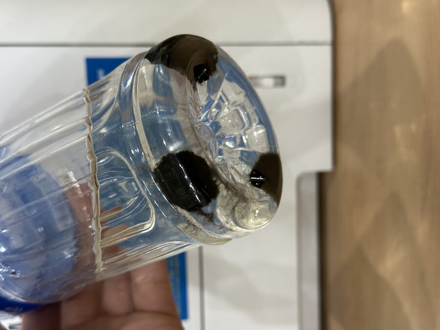 (혐) 처먹던 포카리 1년이상 방치하면 생기는 일_2.jpg