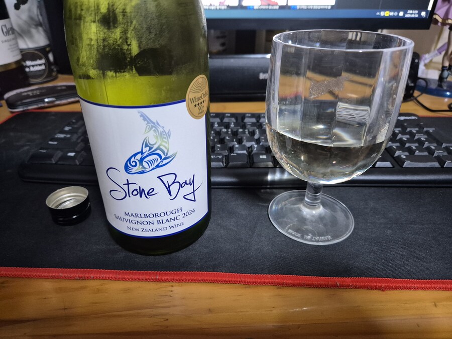 [술과 안주/와인]스톤베이 소비뇽 블랑과 시메사바_1.jpg