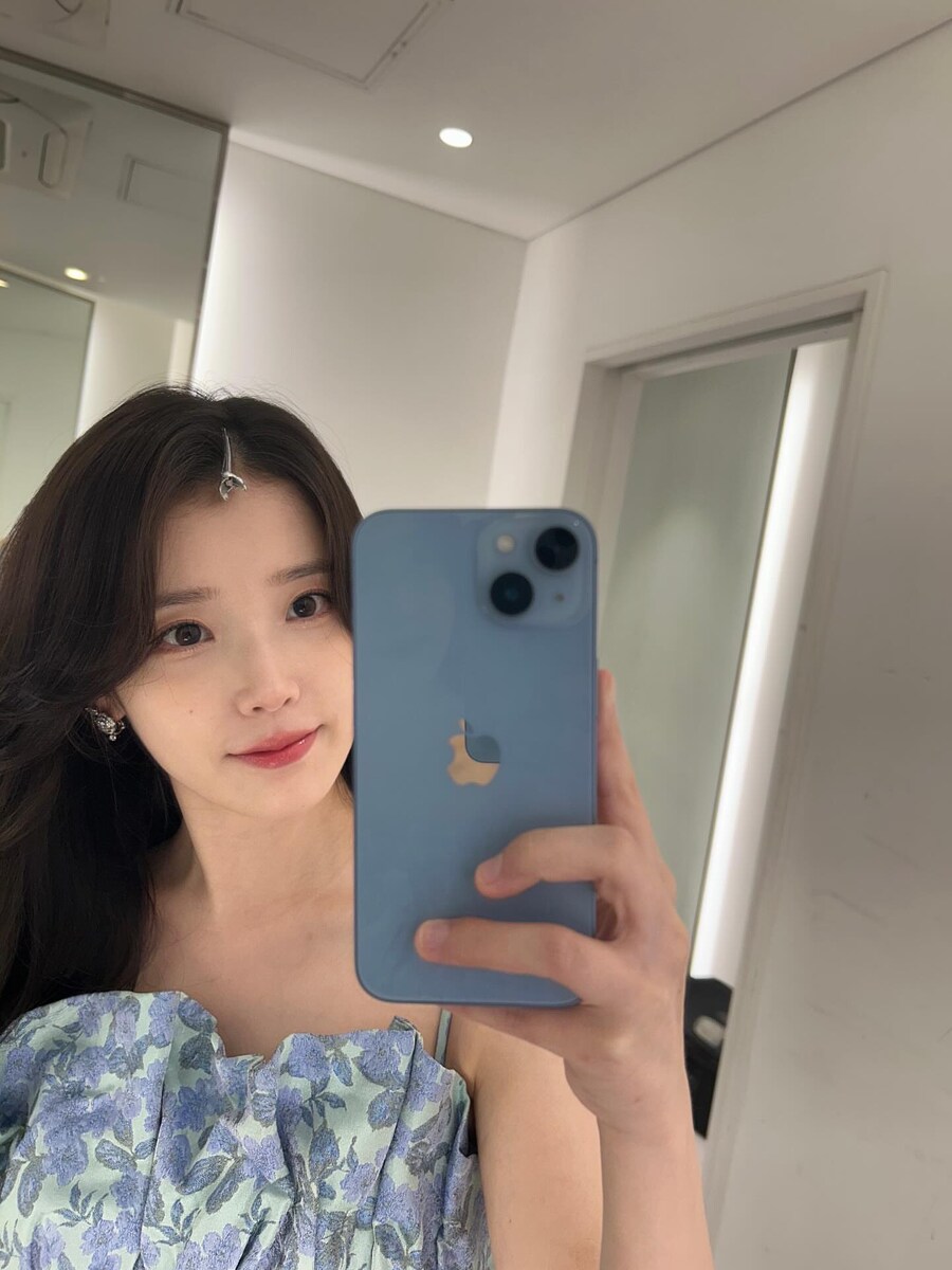 살오른 아이유, 잠옷 입은 민낯 셀카‥30대 안 믿기는 동안 종결자_2.jpg